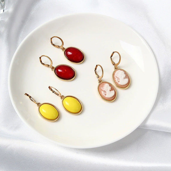 Women's Geometric Round Resin And Acrylic Stud Earrings With Gemstone Embellishment Retro Elegant Jewelry