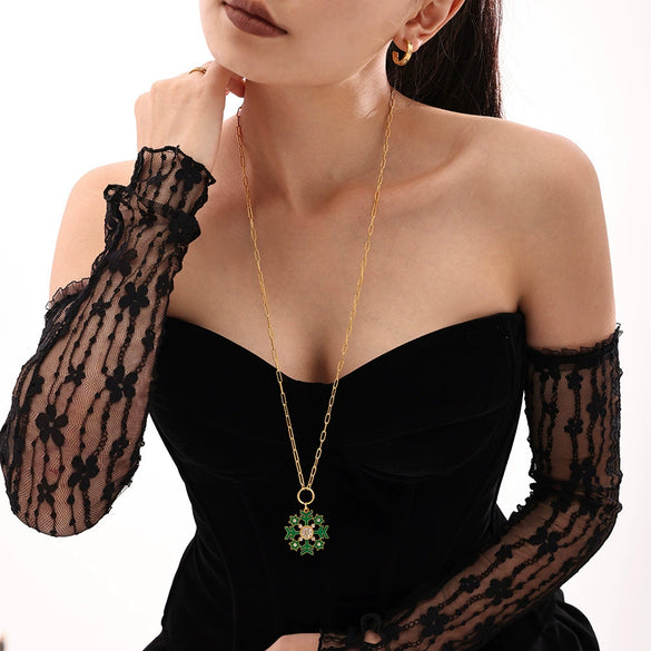 Women's Geometric Snowflake Pendant Necklace With Zircon Detail Electroplated Stainless Steel Chain And Light Luxury Style