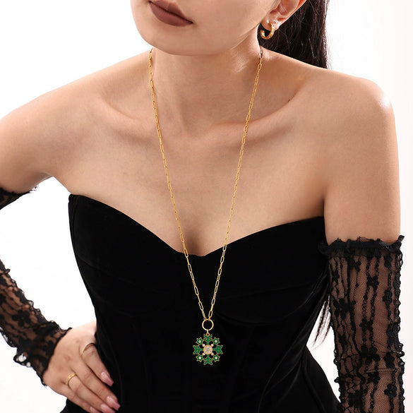 Women's Geometric Snowflake Pendant Necklace With Zircon Detail Electroplated Stainless Steel Regular Chain Light Luxury Style