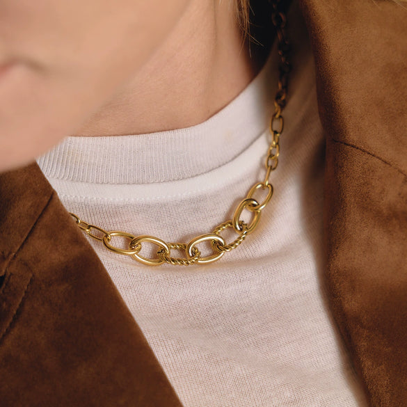 Women's Geometric Stainless Steel Pendant Chain Necklace With Pvd Vacuum Gold Plating And Lobster Clasp
