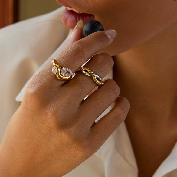 Women's Geometric Stainless Steel Ring With Electroplated Finish Nonfading Light Luxury Jewelry