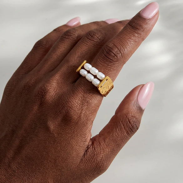 Women's Geometric Stainless Steel Ring With Pearl Inlay And 18K Vacuum Plated Finish Simple Light Luxury Accessory
