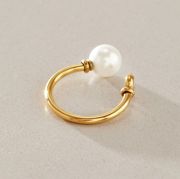 Women's Geometric Stainless Steel Ring With Pvd Vacuum Gold Plating Hypoallergenic Fashion Jewelry