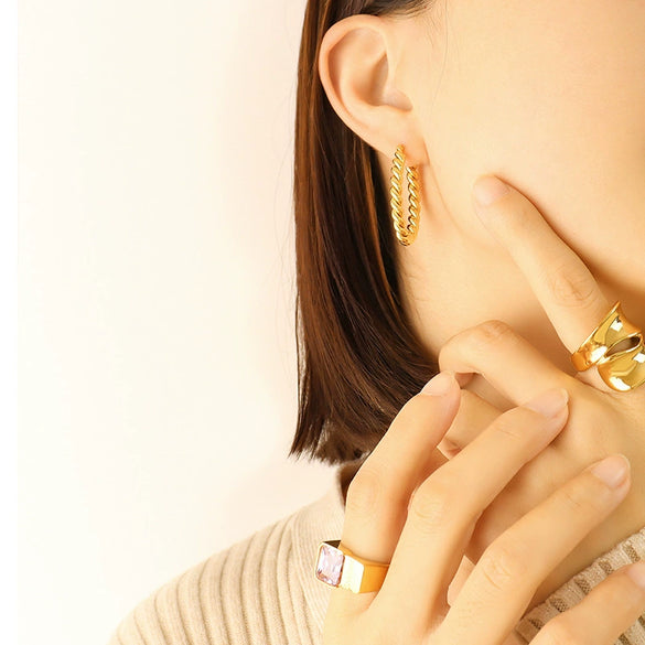 Women's Geometric U Shape Twist Earrings In Titanium Steel With Electroplated Gold Finish