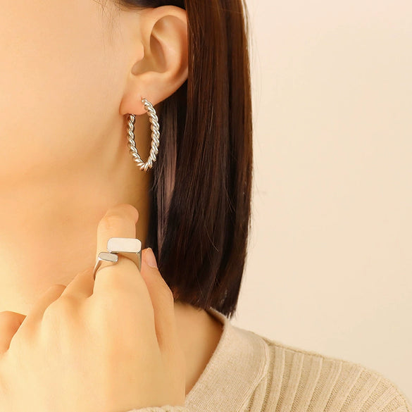 Women's Geometric U Shape Twist Earrings In Titanium Steel With Electroplated Gold Finish