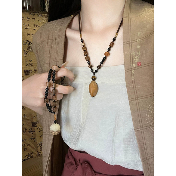 Women's Geometric Wood And Resin Pendant Clavicle Chain Necklace With Electroplating