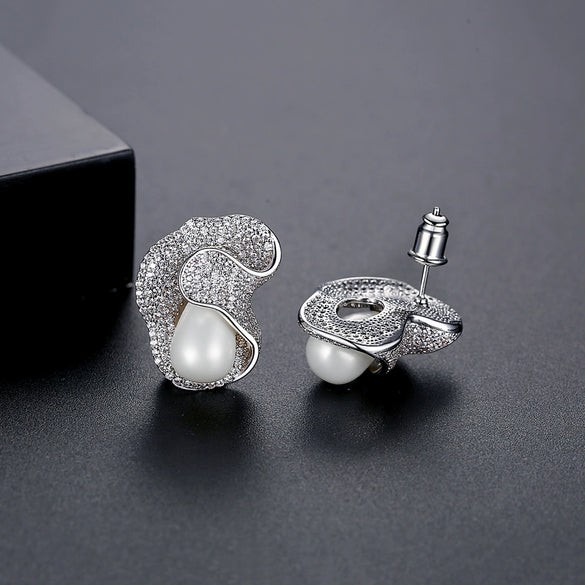 Women's Geometric Zircon Pearl Earrings Electroplated Copper Elegant Fashion Jewelry