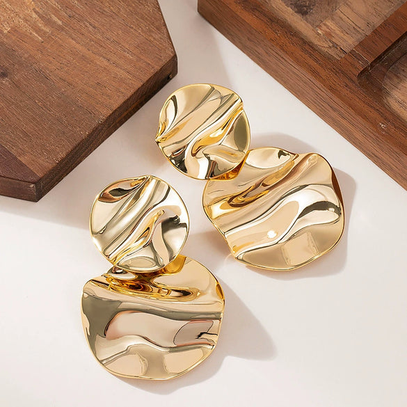 Women's Glossy Geometric Ripple Round Metal Earrings With Goldplated Finish Minimalist Elegant Fashion Jewelry