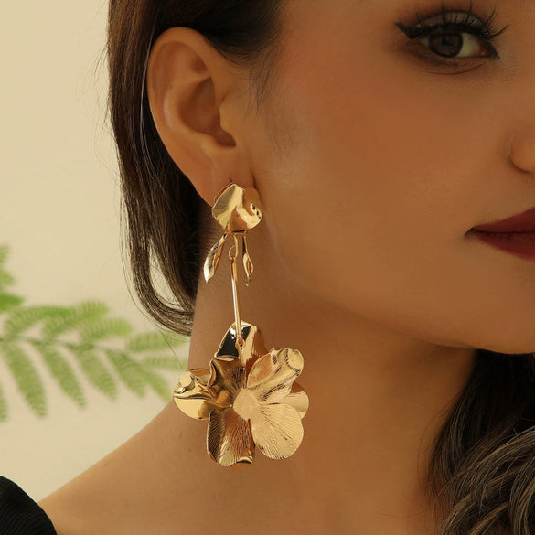 Women's Gold Electroplated Threedimensional Flower Earrings With Stainless Steel Ear Needles Long Chic Fashion Jewelry