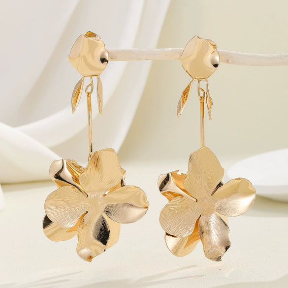 Women's Gold Electroplated Threedimensional Flower Earrings With Stainless Steel Ear Needles Long Chic Fashion Jewelry
