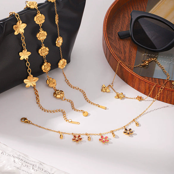Women's Gold Plated Stainless Steel Flower Bracelet Light Luxury Floral Jewelry With Fade Resistant Finish