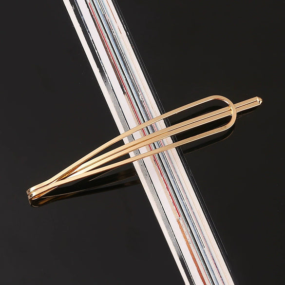 Women's Gold Tone Metal Word Clip Hairpin With Simple Floral Design And Electroplated Finish Hair Accessory