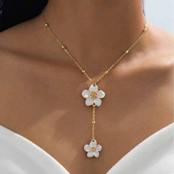 Women's Goldplated Zinc Alloy Frangipani Flower Pendant Necklace Rustic Floral Jewelry Accessory