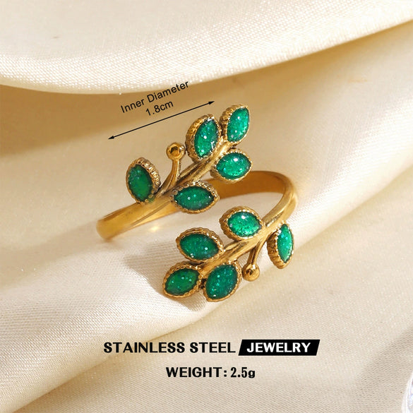 Women's Green Inlaid Stainless Steel Ring With Geometric Line Pattern And Electroplated Non Fading Finish