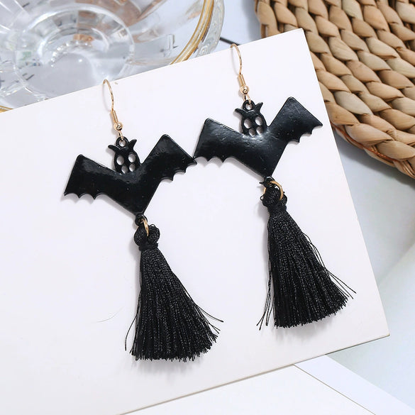 Women’s Halloween Skull Spider And Pumpkin Alloy Drop Earrings With Electroplated Finish Playful Spooky Cartoon Festival Jewelry