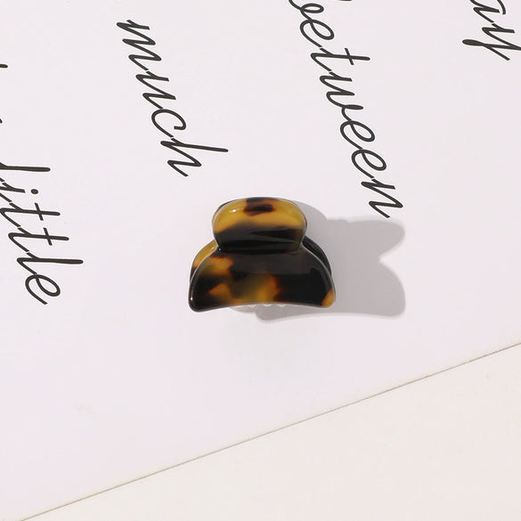 Women's Handmade Acetate Hair Clip With Plaid Geometric Heartinspired Round Design Stylish Duckbill Hair Claw Accessory
