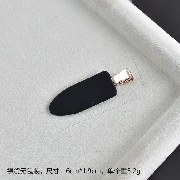 Women's Handmade Acetate Hair Side Clip With Frosted Finish Seamless Bangs Edge Barrette And Simple Letter Design
