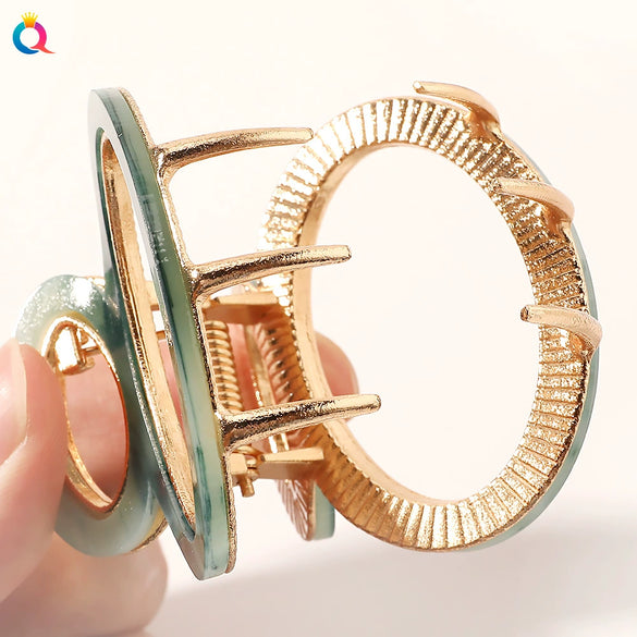 Women's Handmade Alloy And Acetate Geometric Cutout Shark Hair Clip Elegant Back Hair Accessory