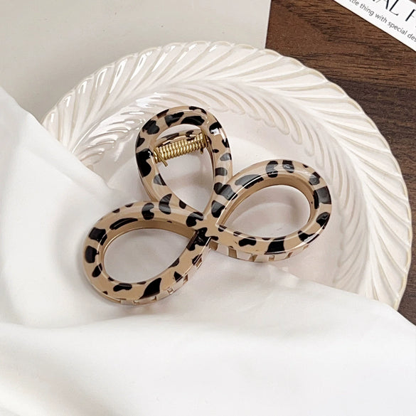 Women's Handmade Beige Leopard Print Shark Hair Clip With Bowknot And Simple Geometric Style