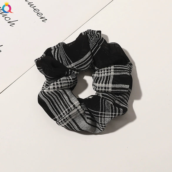 Women's Handmade Cloth Scrunchie Hair Tie With Retro Geometric Animal Print Ponytail Hair Accessory