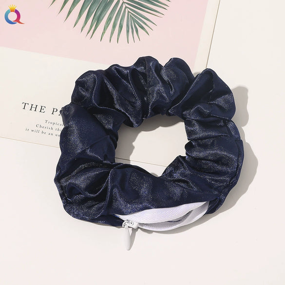 Women's Handmade Cloth Scrunchie Hair Tie With Zipper Detail And Small Dot Stripe Pattern Simple Natural Hair Accessory Wholesale