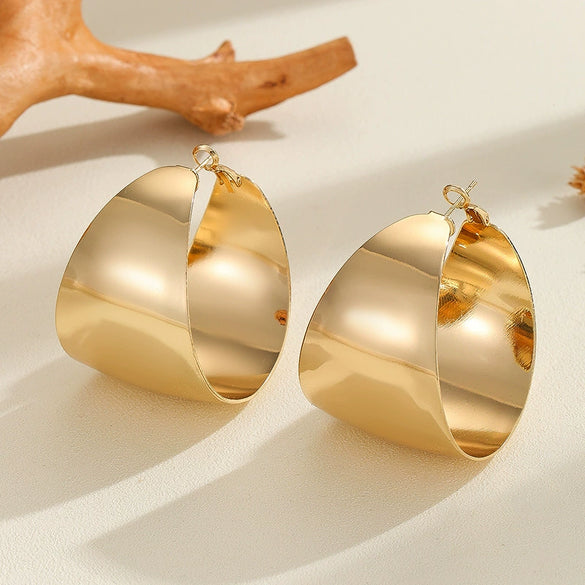 Women's Handmade Geometric Circle Earrings Retro Iron Statement Jewelry With Light Luxury Trendy Style