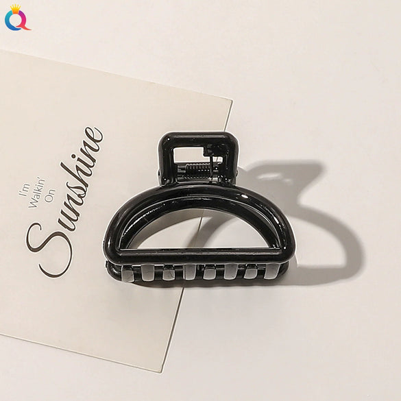 Women's Handmade Geometric Hollow Out Hair Shark Clip Simple Elegant Hair Accessory