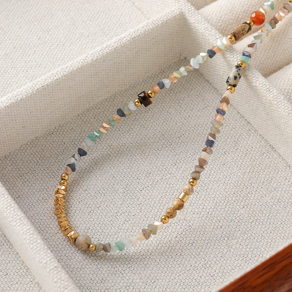 Women's Handmade Geometric Picture Stone And Copper Beaded Clavicle Necklace