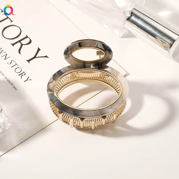 Women's Handmade Geometric Triangle Hollow Hair Clip In Acetate And Alloy Light Luxury Hair Accessory