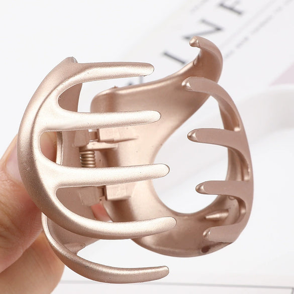 Women's Handmade Irregular Resin Hair Claw Clip Fashion Plastic Hair Grip Accessory