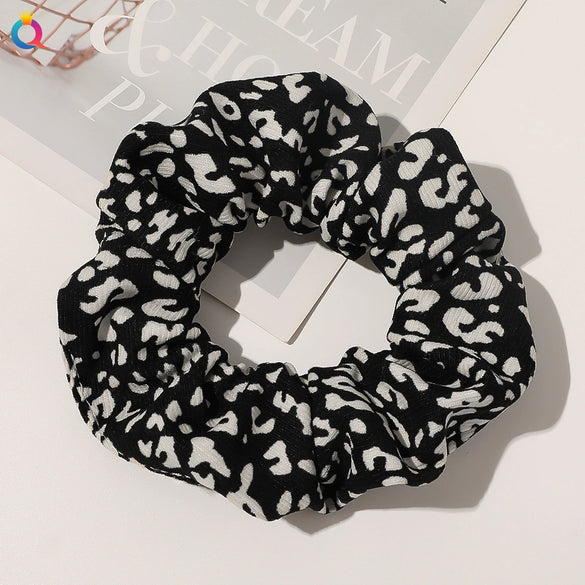 Women's Handmade Leopard Print Knitted Scrunchie Hair Tie Cloth Hair Accessory Wholesale