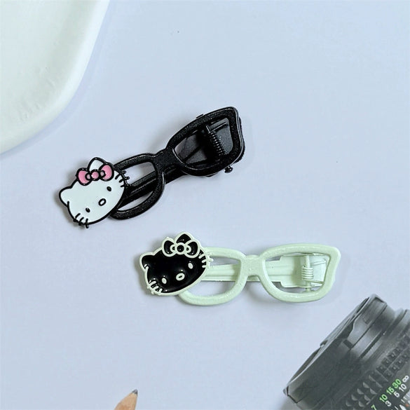 Women's Handmade Mixed Materials Heart Fashion Cartoon Bangs Hair Clip