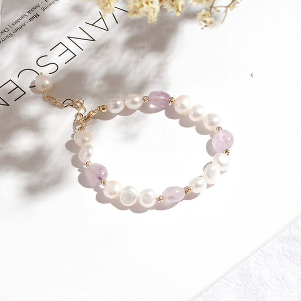 Women's Handmade Natural Freshwater Pearl And Green Dongling Stone Bracelet