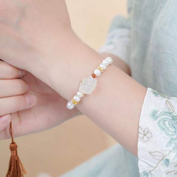 Women's Handmade Natural Freshwater Pearl Animal Zodiac Bracelet