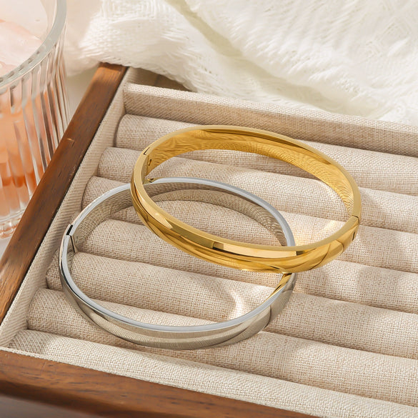Women's Handmade Simple Fashionable Bracelet With Spherical Buckle Vacuum Gold Plated Stainless Steel Polished