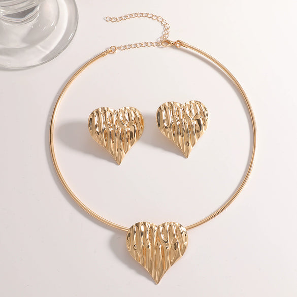 Women's Heart Necklace And Earring Set Electroplated Iron Jewelry With Geometric Light Luxury Design