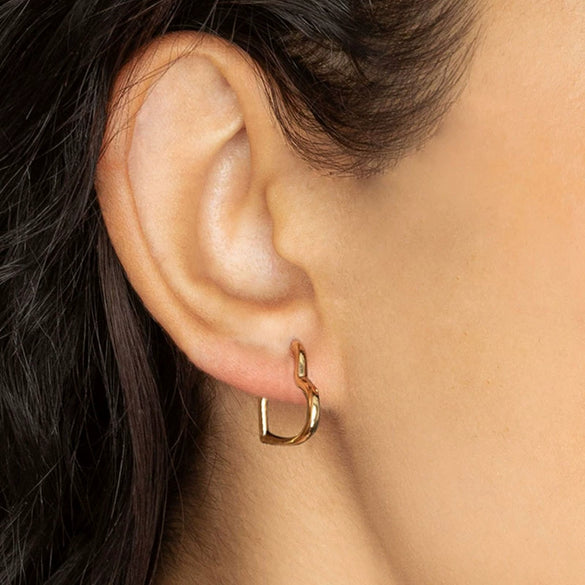 Women's Heart Shaped Earrings With S925 Silver Needles Elegant Retro Minimalist Design