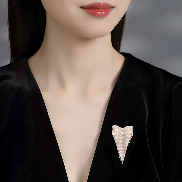 Women's Heart Shaped Rhinestone Tassel Brooch Electroplated Exaggerated Corsage Clothing Accessory Decorative Jewelry