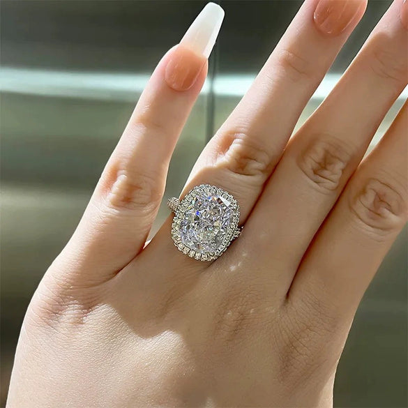 Women's Highend Geometric Copper Ring Inlaid With Zircon
