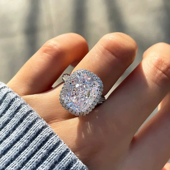Women's Highend Geometric Copper Ring Inlaid With Zircon