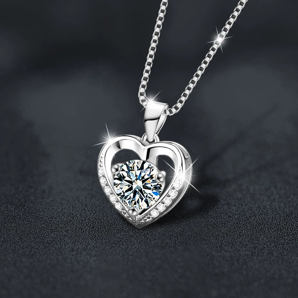 Women's Highend Moissanite 925 Silver Heartshaped Pendant Necklace