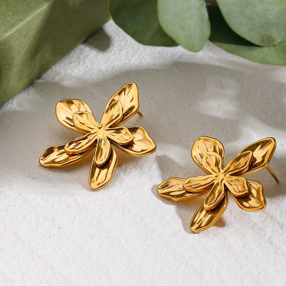 Women's Holiday Style Stainless Steel 18K Gold Hammered Flower Leaf Geometric Earrings With Electroplating