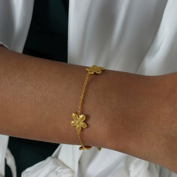 Women's Jewelry Titanium Steel Plating Light Luxury Style Small Daisy Design