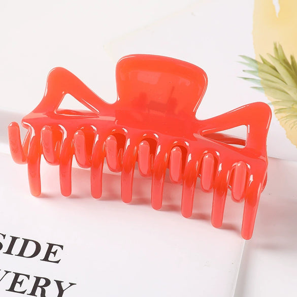 Women's Large Geometric Resin Hair Claw Clip With Hollow Design And Painted Finish For Ponytail Updos