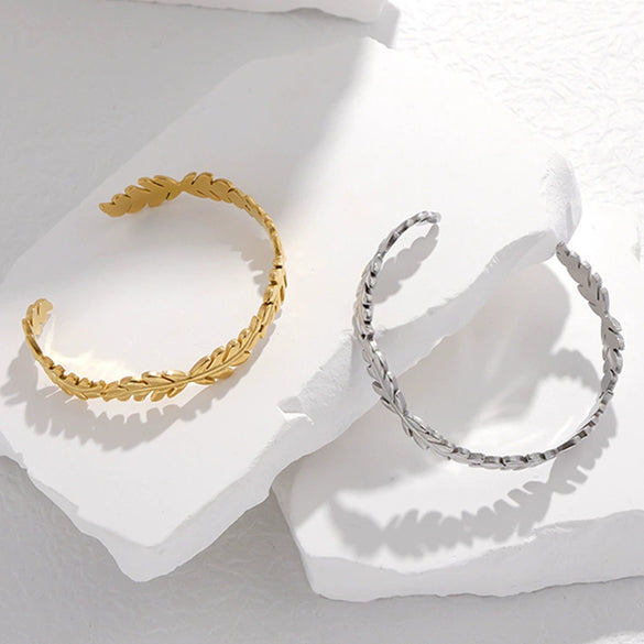 Women's Leaf Opening Creative Oil Pressure Titanium Steel Gold Plated Stainless Steel Bracelet