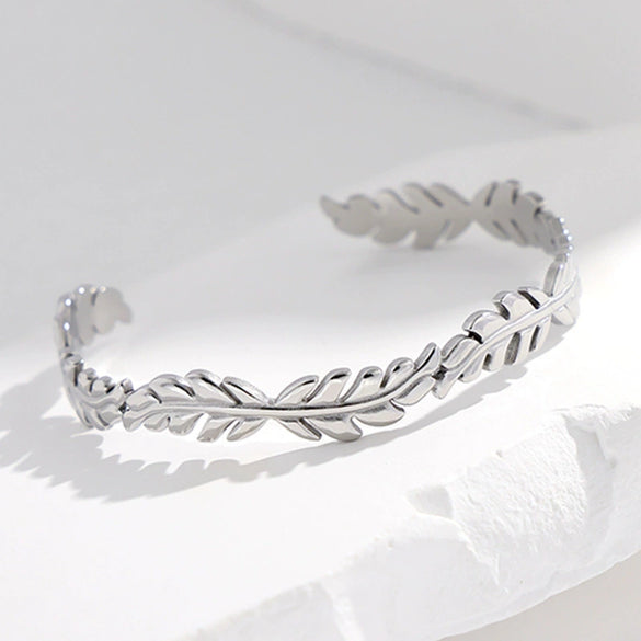 Women's Leaf Opening Creative Oil Pressure Titanium Steel Gold Plated Stainless Steel Bracelet
