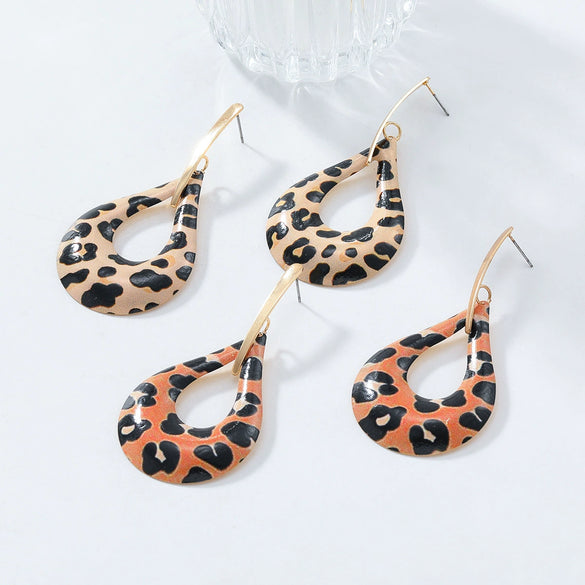 Women's Leather And Plastic Resin Drop Pendant Earrings Geometric Leopard Pattern Polishing Fashion Retro Style