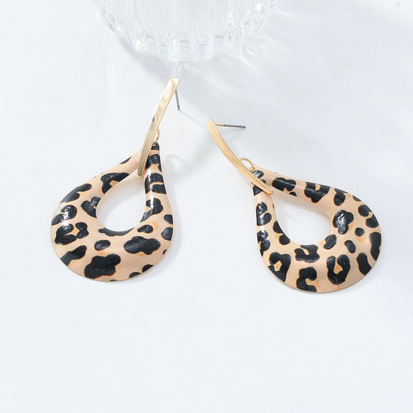 Women's Leather And Plastic Resin Drop Pendant Earrings Geometric Leopard Pattern Polishing Fashion Retro Style