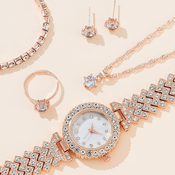 Women's Leisure Round Dial Watch With Alloy Strap And Zinc Alloy Case