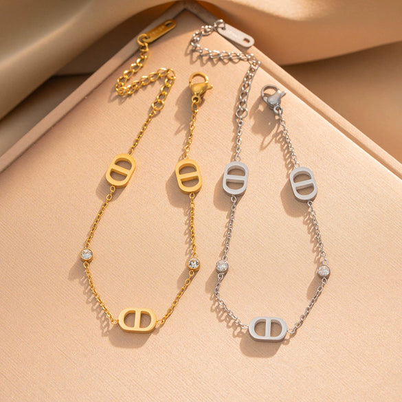 Women’s Letter D Bracelet In Titanium Steel With Real Gold Plating Retro Light Luxury Versatile Hand Jewelry
